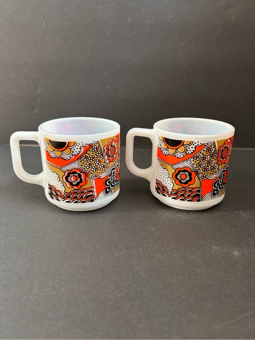 Vintage 60s/70s retro MCM  floral milk glass mugs